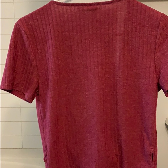 Short sleeves low cut crop top - Picture 4 of 4